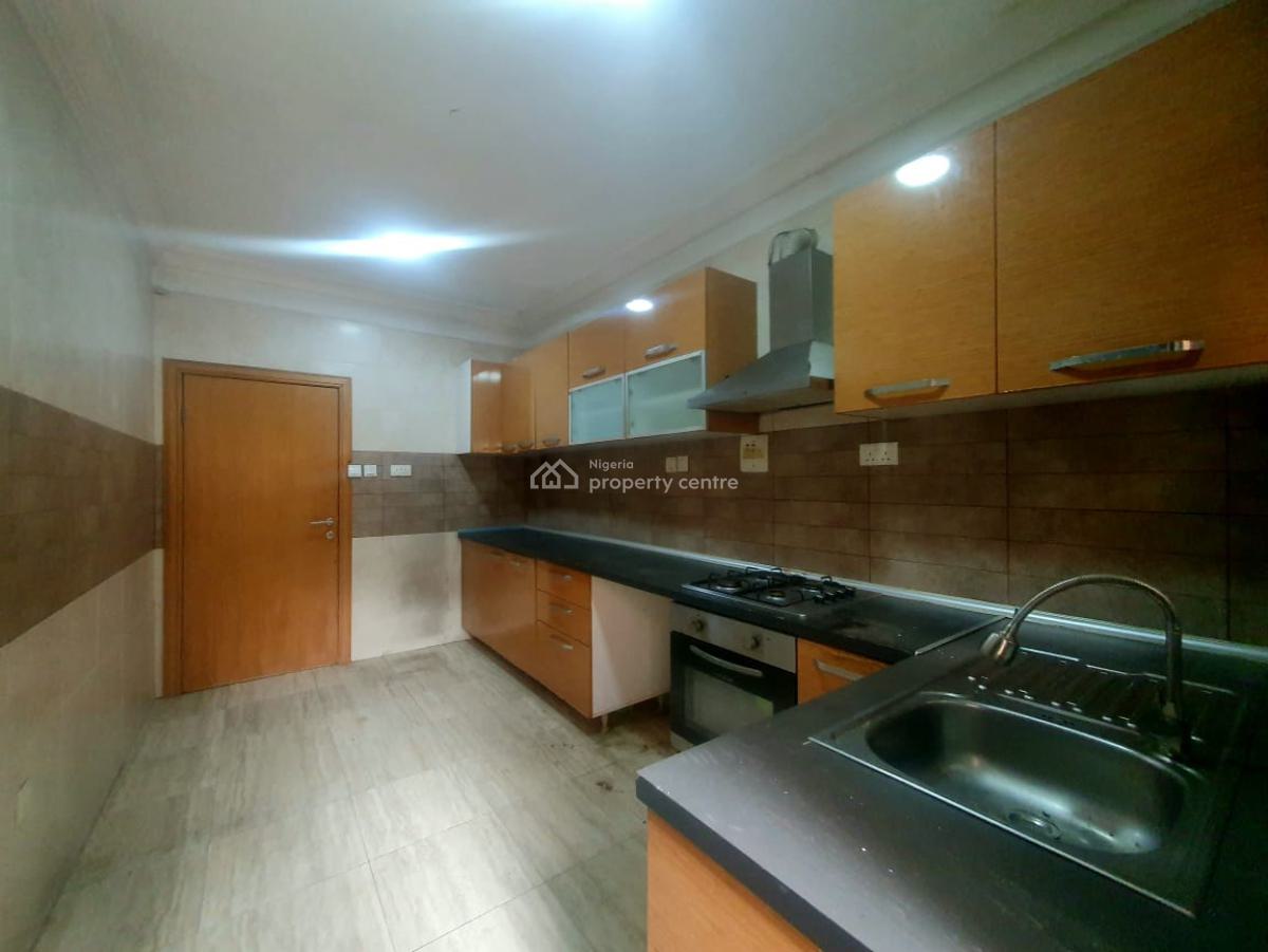 Fairly Used 4 Bedroom Terrace Duplex, Osapa, Lekki, Lagos, Terraced Duplex for Sale