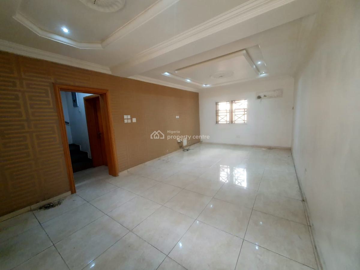 Fairly Used 4 Bedroom Terrace Duplex, Osapa, Lekki, Lagos, Terraced Duplex for Sale