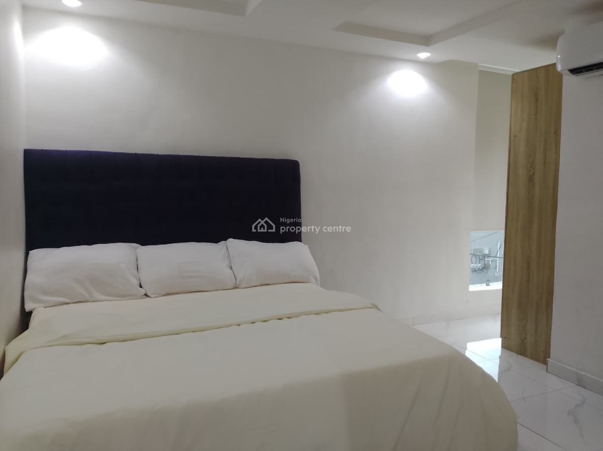 Beautiful 2 Bedrooms Apartment, Surulere, Lagos, Flat / Apartment Short Let