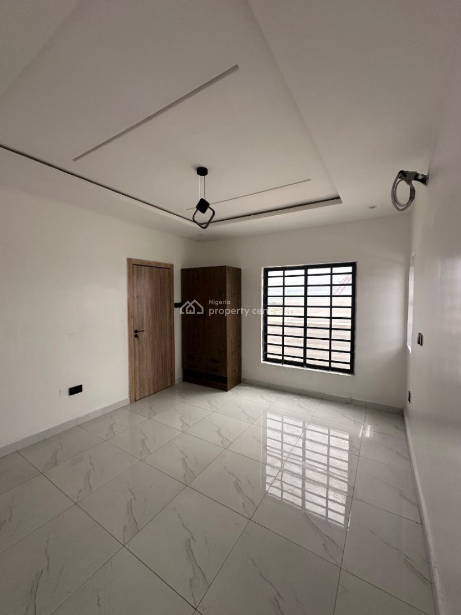 2 Bedrooms Penthouse Apartment, Ologolo, Lekki, Lagos, Flat / Apartment for Rent