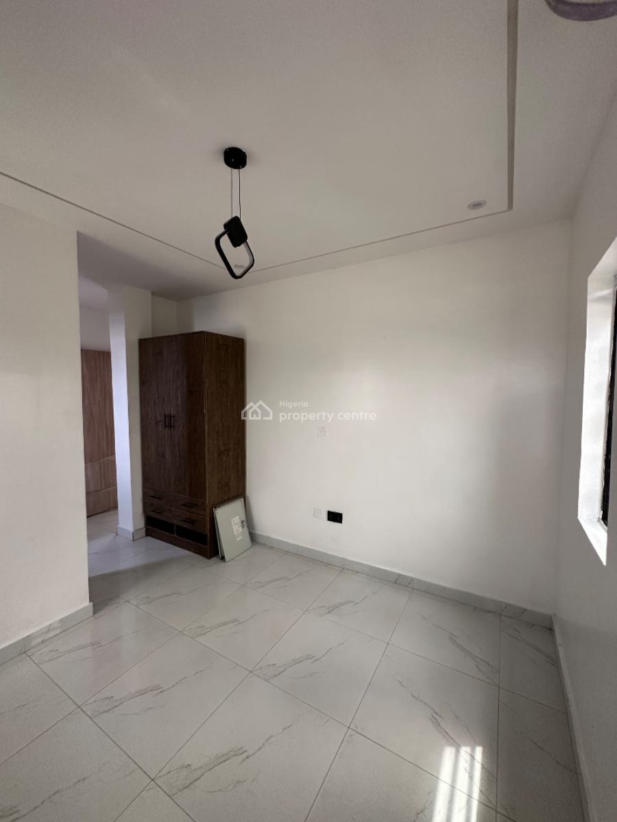 2 Bedrooms Penthouse Apartment, Ologolo, Lekki, Lagos, Flat / Apartment for Rent
