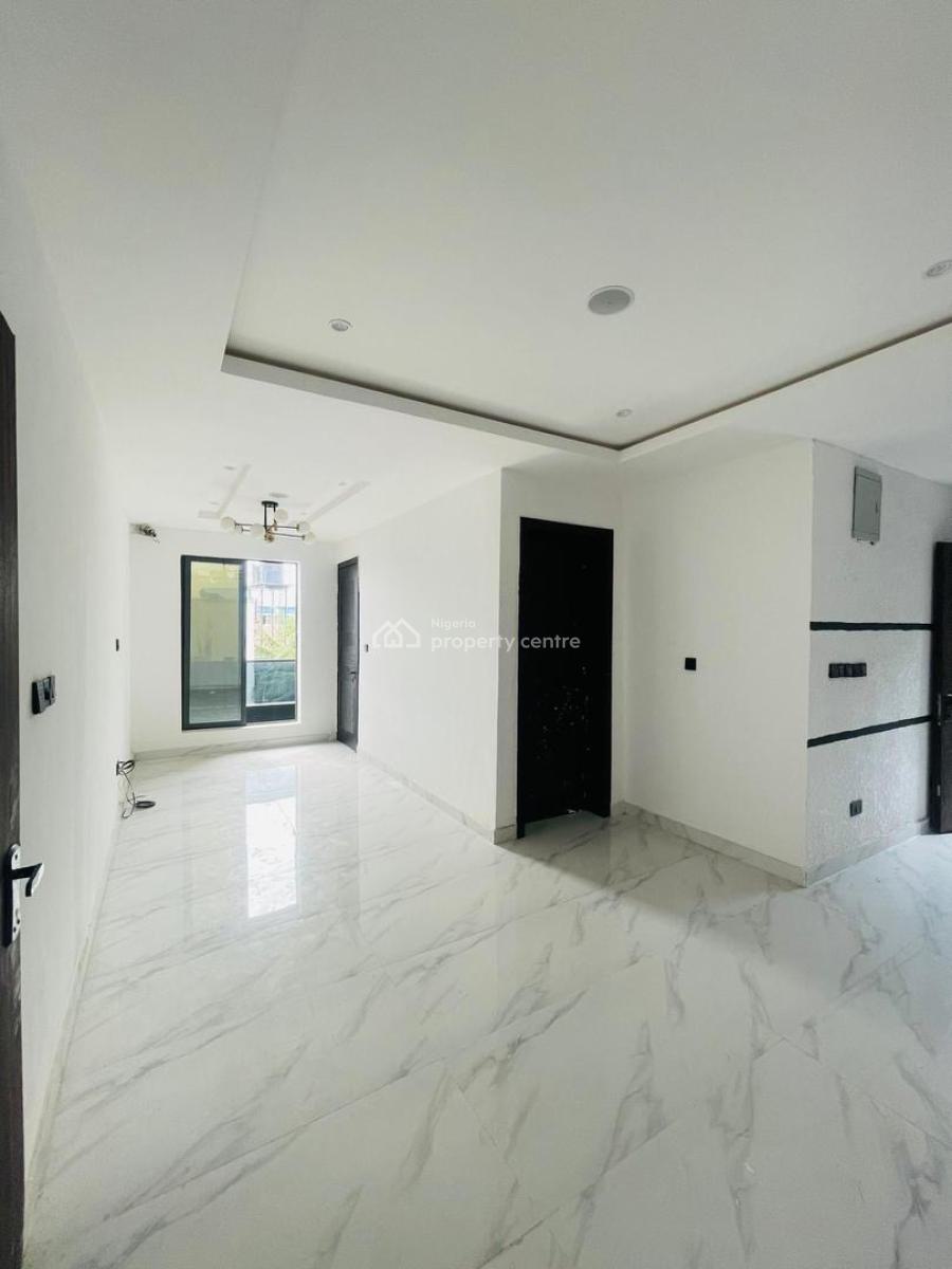 Luxury 1 Bedroom Apartment with Swimming Pool in a Serene Estate, Luxury 1 Bedroom Apartment with Swimming Pool in a Serene Estate, Ologolo, Lekki, Lagos, House for Sale