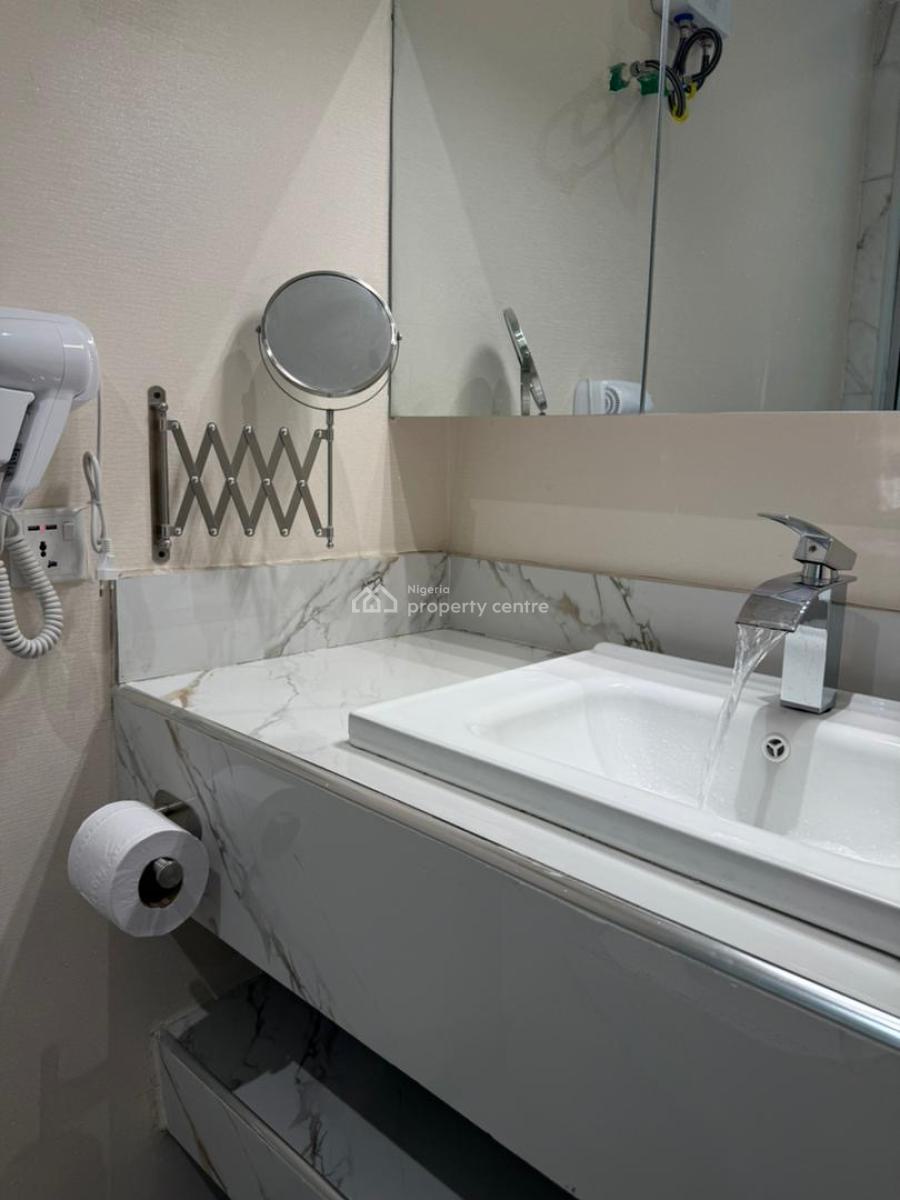 Three Bedroom Apartment with Swimming Pool, Lekki Phase 1, Lekki, Lagos, Flat / Apartment Short Let