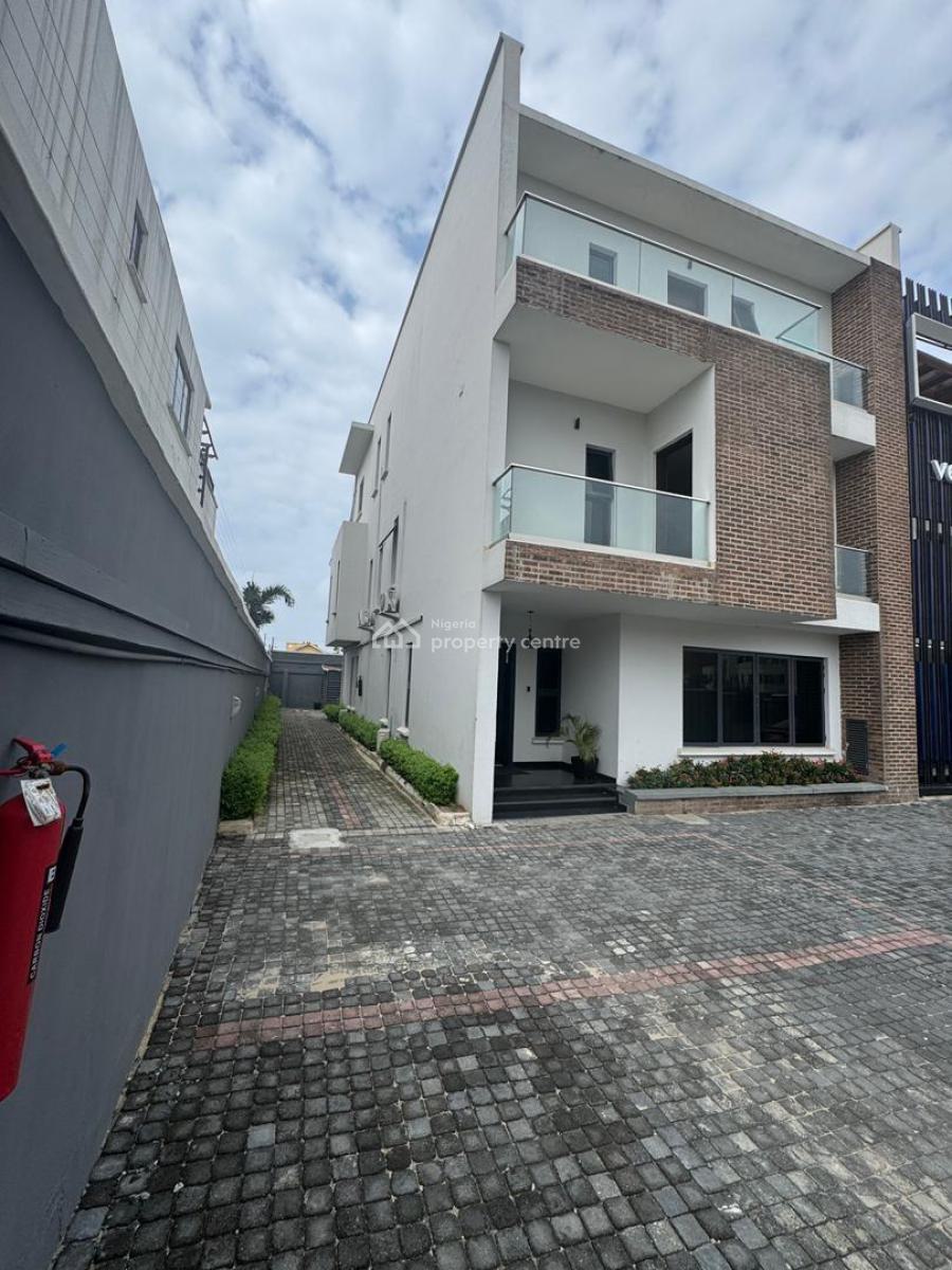 This  Beautifully Built 5 Bedroom Fully Detached Duplex with a Bq, Lekki Phase 1, Lekki, Lagos, Detached Duplex for Sale