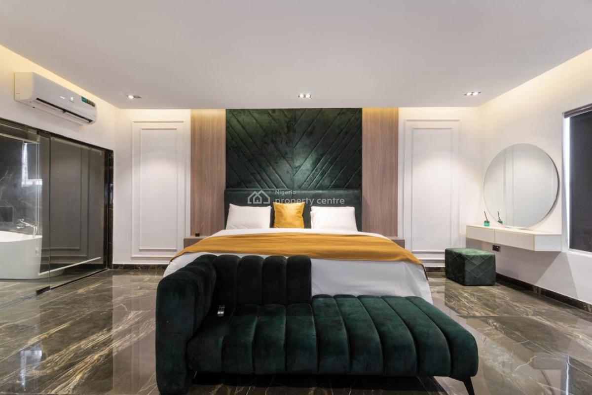 Waterfront 2 Bedroom Apartment with Swimming Pool, Fitted Gym, & Cinema, Lekki Phase 1, Lekki, Lagos, Flat / Apartment Short Let