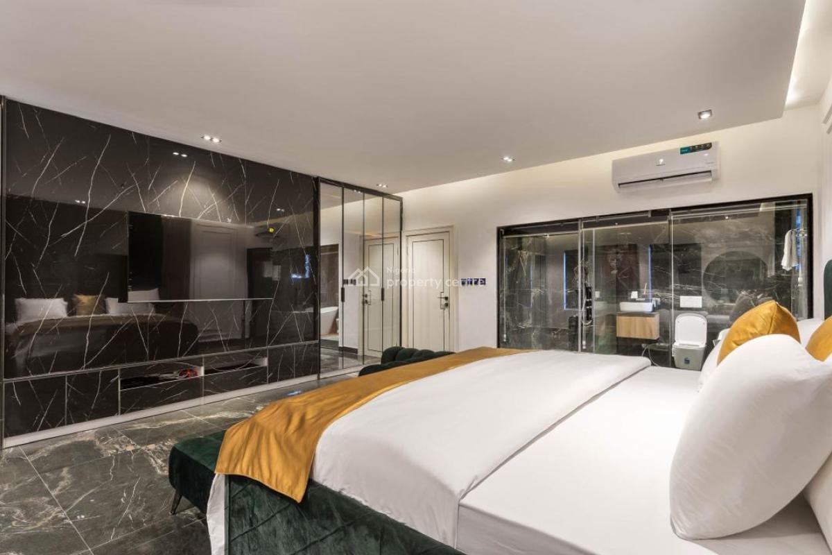 Waterfront 2 Bedroom Apartment with Swimming Pool, Fitted Gym, & Cinema, Lekki Phase 1, Lekki, Lagos, Flat / Apartment Short Let