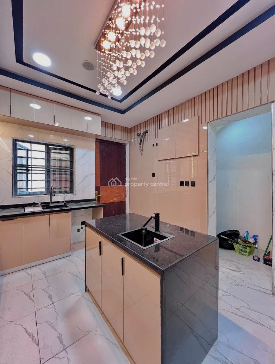 Contemporary 6 Bedroom Fully Detached Penthouse Duplex with Bq, Chevron Drive, Lekki, Lagos, Detached Duplex for Sale