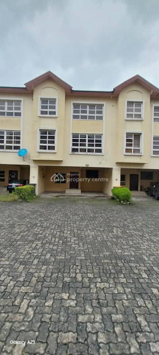 Well Maintained 4 Bedroom Duplex, Bourdillon Court Chevron Drive, Lekki, Lagos, Terraced Duplex for Sale