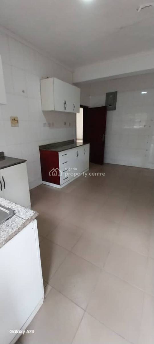 Well Maintained 4 Bedroom Duplex, Bourdillon Court Chevron Drive, Lekki, Lagos, Terraced Duplex for Sale