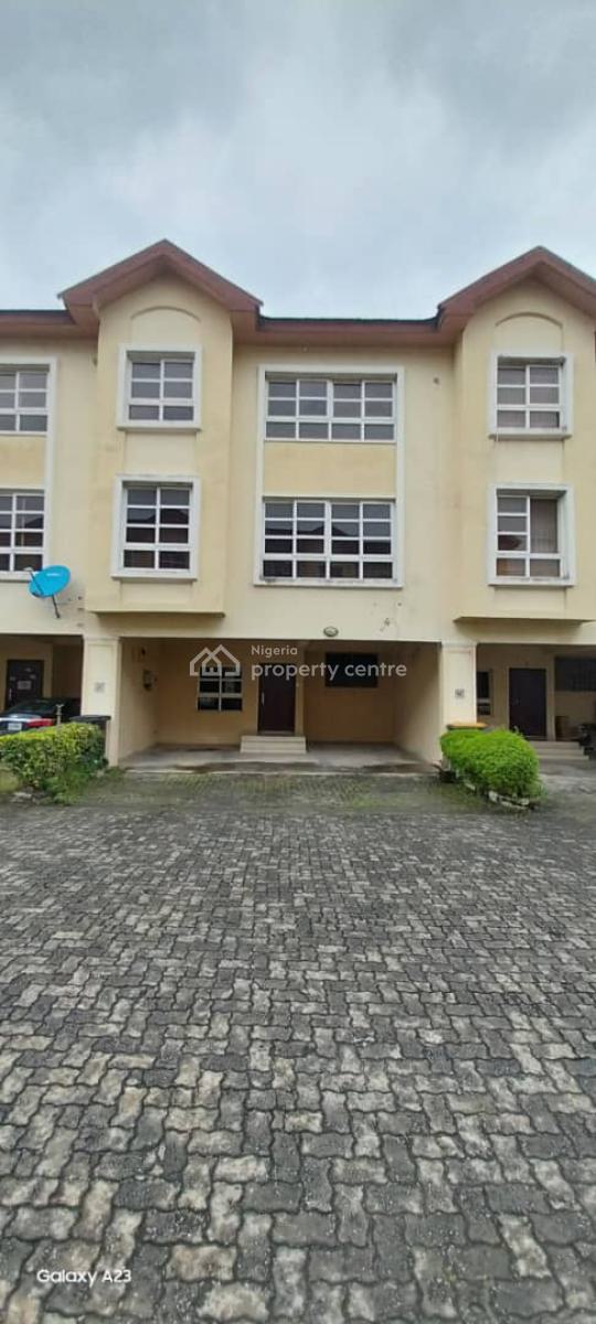 Well Maintained 4 Bedroom Duplex, Bourdillon Court Chevron Drive, Lekki, Lagos, Terraced Duplex for Sale