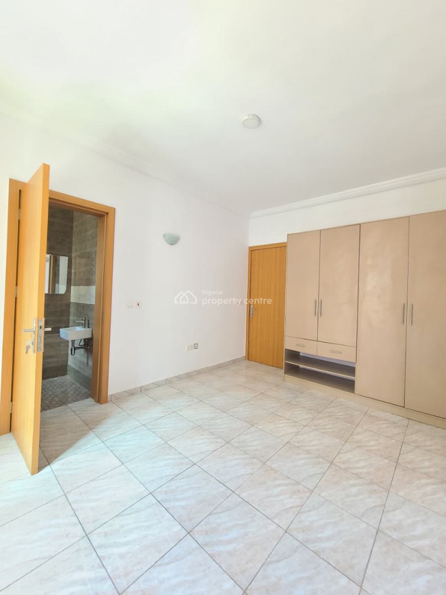 Beautiful and Spacious 2 Bedroom Apartment, Royal View Estate, Agungi, Lekki, Lagos, Flat / Apartment for Sale