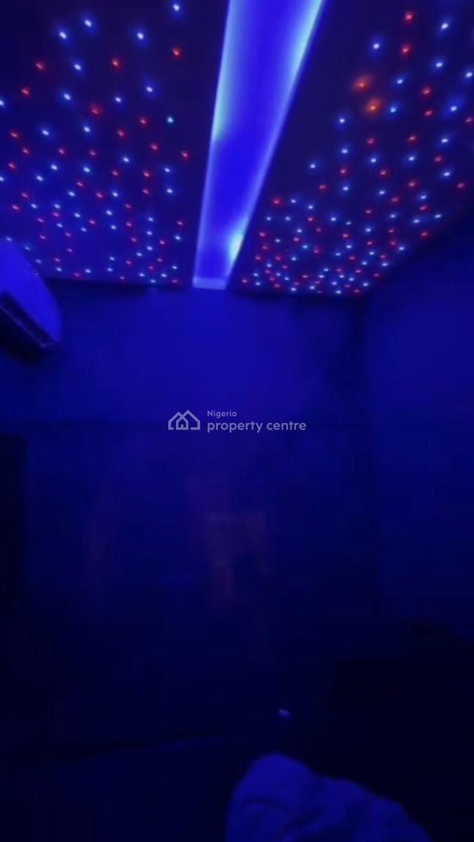 2 Bedroom Apartment, Lekki Phase 1, Lekki, Lagos, Flat / Apartment for Rent