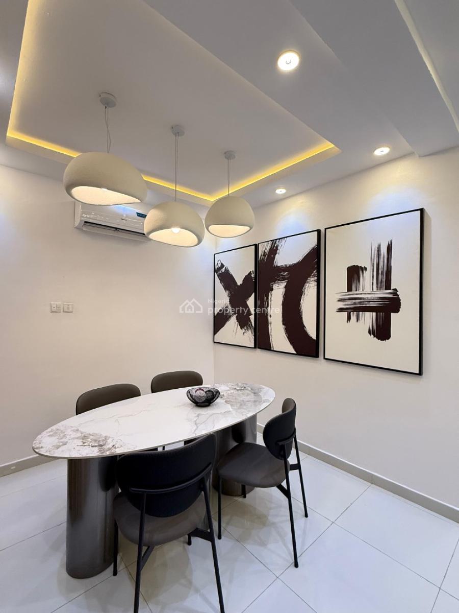 Siri Deluxe 2 Bedroom Apartment with Pool, Gym and Ps5, Ikoyi, Lagos, Flat / Apartment Short Let