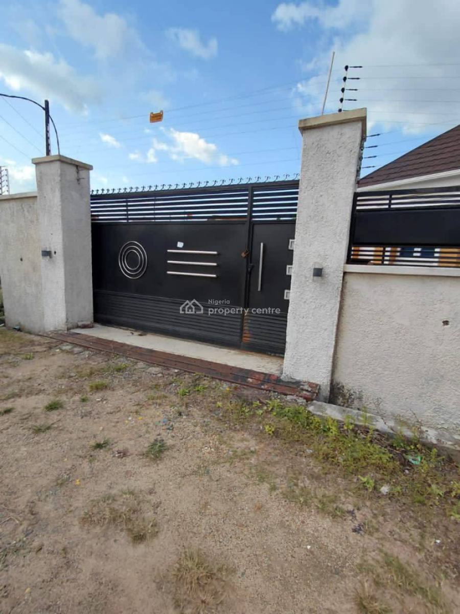 Well Built 3 Bedroom Detached Bungalow, Opposite Item 7, Ologuneru, Ibadan, Oyo, Detached Bungalow for Sale