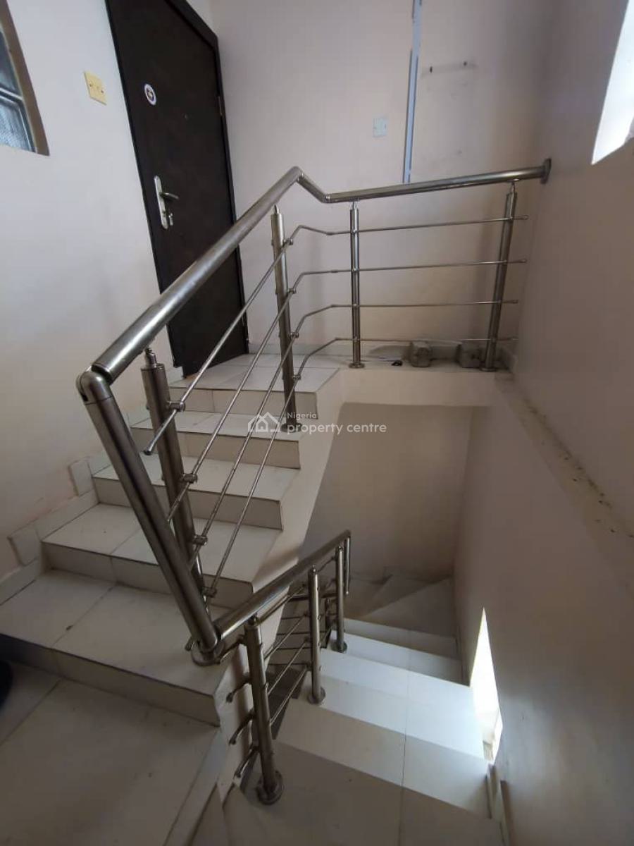 Luxury Well Renovated 3bedroom Fully Detached House, New Road in a Secured Estate, Lekki, Lagos, Detached Duplex for Rent