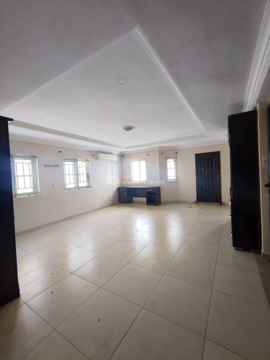 Luxury Well Renovated 3bedroom Fully Detached House, New Road in a Secured Estate, Lekki, Lagos, Detached Duplex for Rent