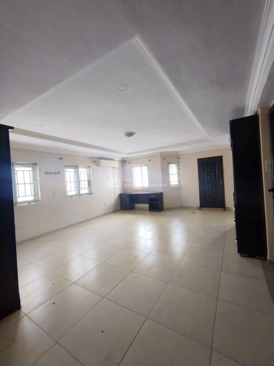 Luxury Well Renovated 3bedroom Fully Detached House, New Road in a Secured Estate, Lekki, Lagos, Detached Duplex for Rent