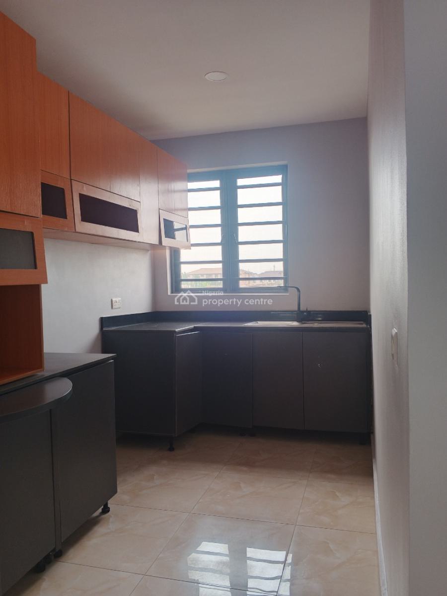 Luxury Two Bedroom Apartment Available in a Serene Area, Alagomeji, Yaba, Lagos, Flat / Apartment for Rent