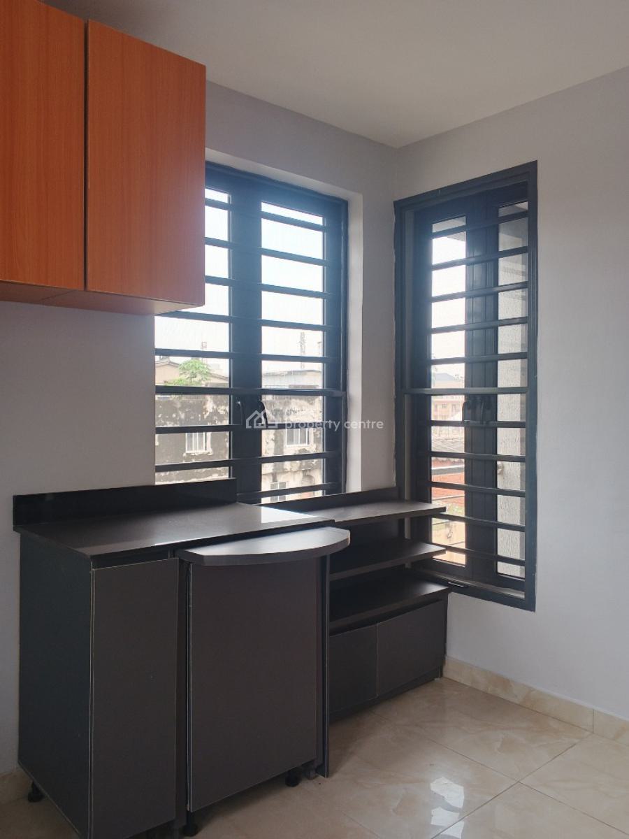 Luxury Two Bedroom Apartment Available in a Serene Area, Alagomeji, Yaba, Lagos, Flat / Apartment for Rent