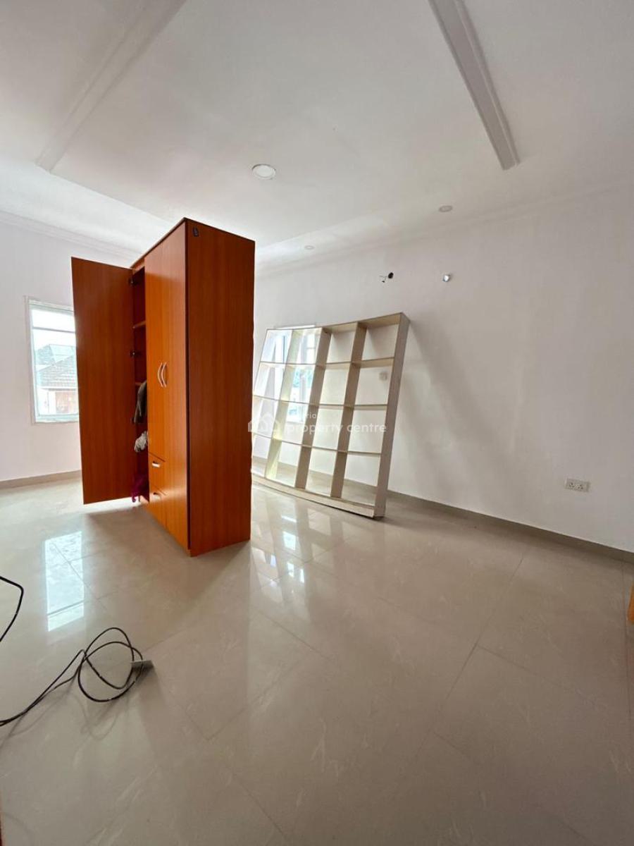 Well Maintained Serviced 3 Bedroom Apartments + Bq, Osapa London, Osapa, Lekki, Lagos, Flat / Apartment for Rent