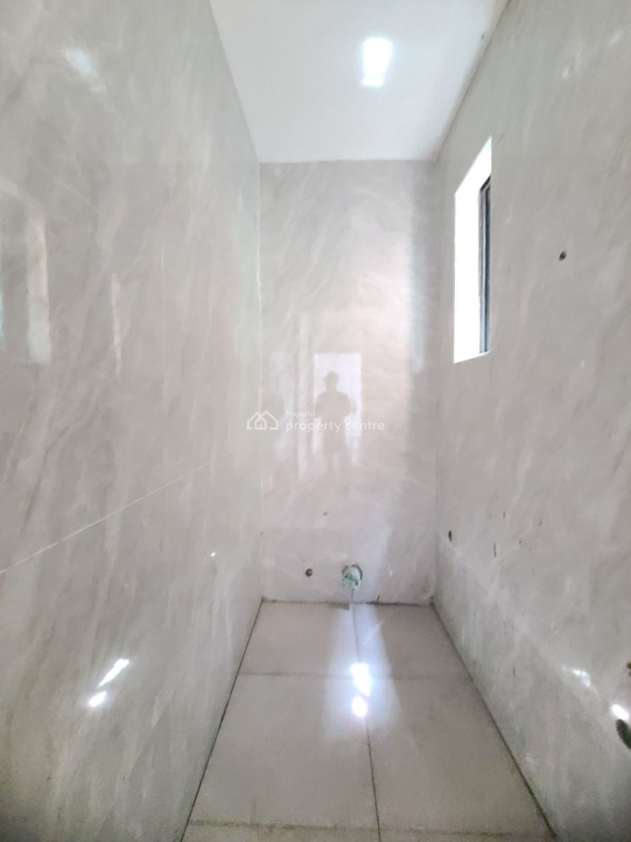 Massive and Standard 2 Bedroom Flat, Salem, Ikate Right, Lekki, Lagos, Flat / Apartment for Sale