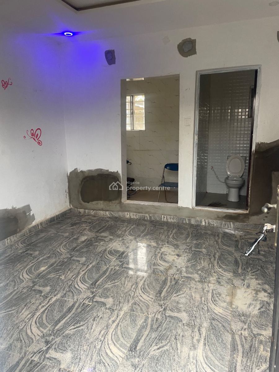Neatly Used Self Contain, Yaba, Lagos, Flat / Apartment for Rent