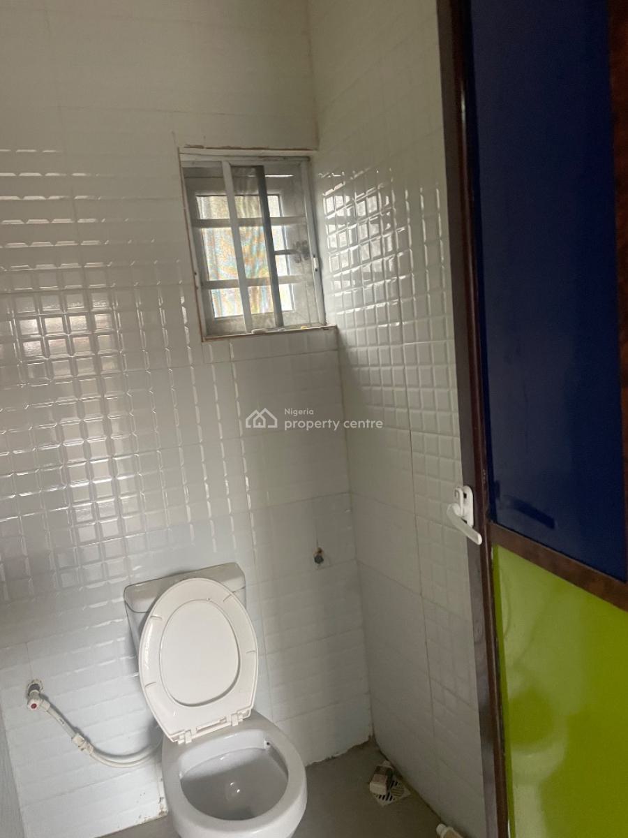 Neatly Used Self Contain, Yaba, Lagos, Flat / Apartment for Rent