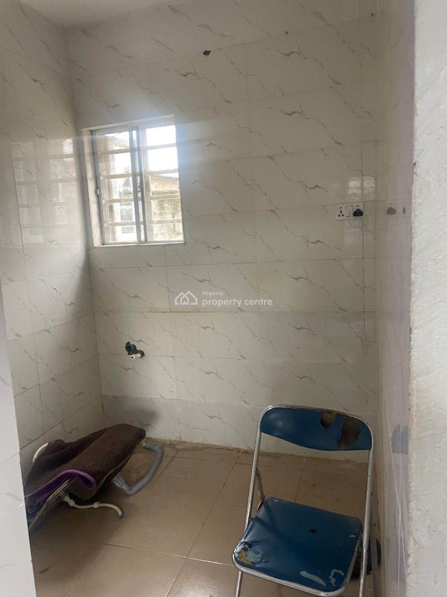 Neatly Used Self Contain, Yaba, Lagos, Flat / Apartment for Rent