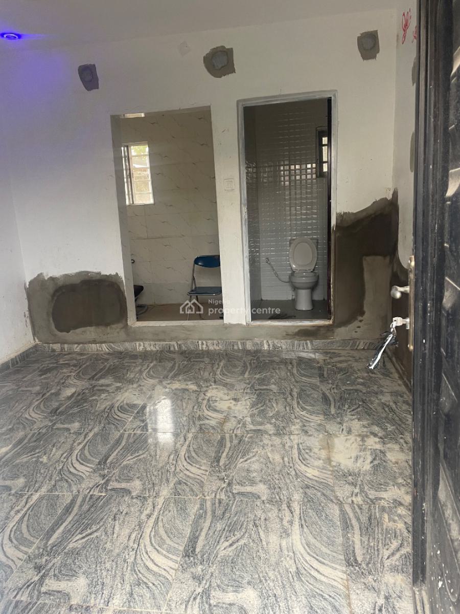Neatly Used Self Contain, Yaba, Lagos, Flat / Apartment for Rent