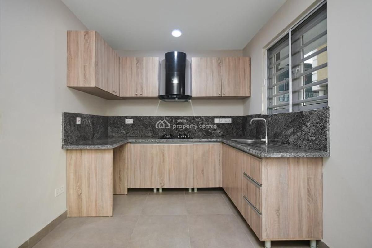 2 Bedroom Apartment, Yaba, Lagos, Flat / Apartment for Sale