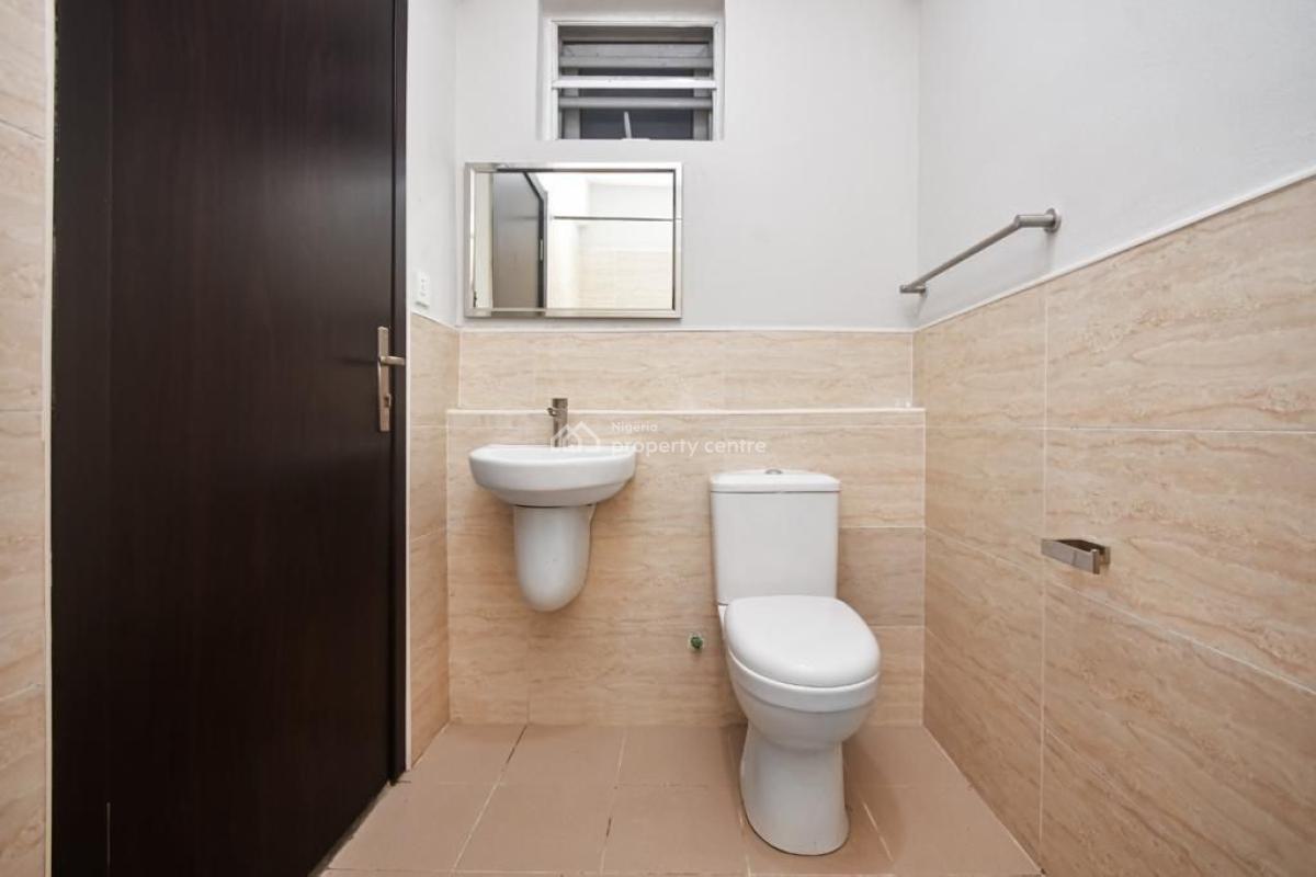 2 Bedroom Apartment, Yaba, Lagos, Flat / Apartment for Sale