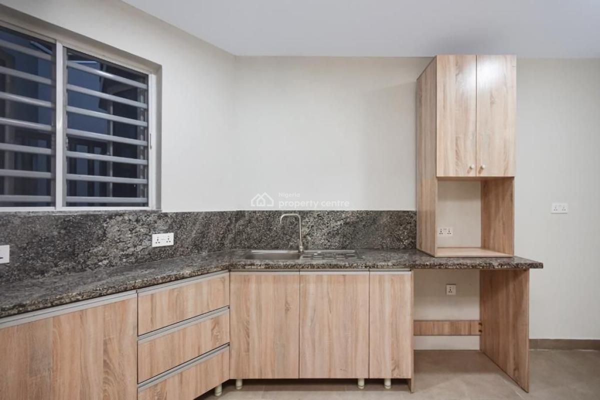 2 Bedroom Apartment, Yaba, Lagos, Flat / Apartment for Sale