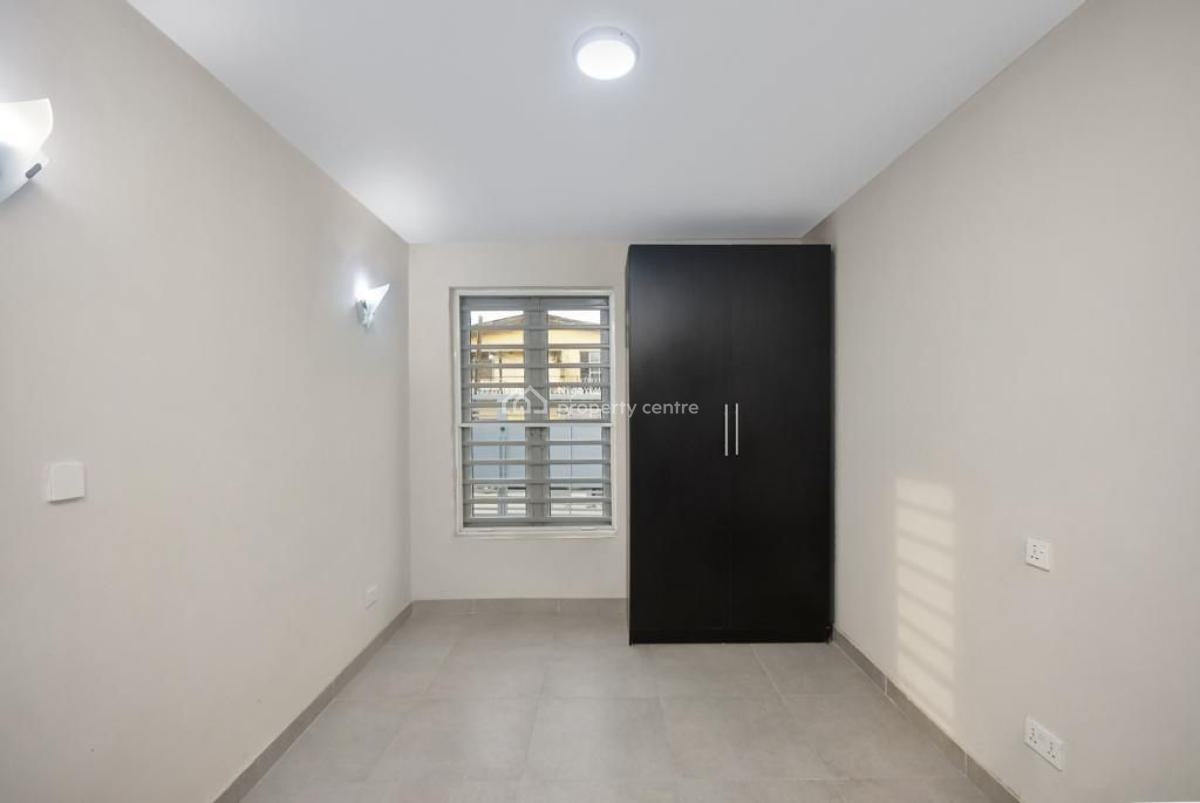 2 Bedroom Apartment, Yaba, Lagos, Flat / Apartment for Sale