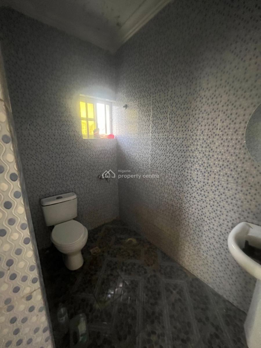 Beautiful 2 Bedroom Flat Ground Floor, Abraham Adesanya Scheme, Ajah, Lagos, Flat / Apartment for Rent