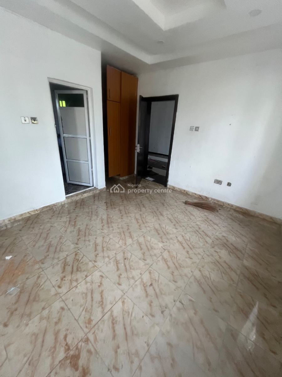 Beautiful 2 Bedroom Flat Ground Floor, Abraham Adesanya Scheme, Ajah, Lagos, Flat / Apartment for Rent