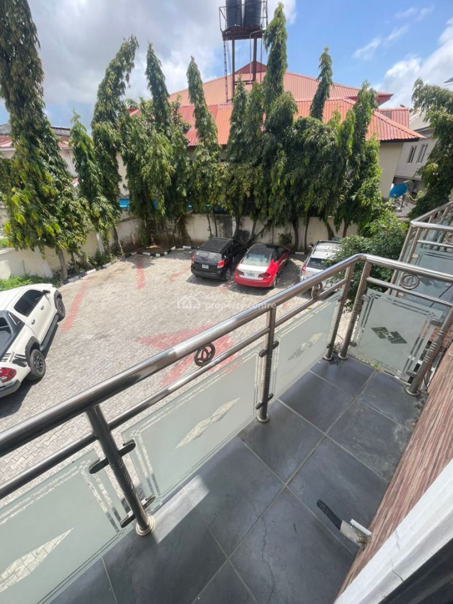 3 Bedroom Terrace + Bq, Lekki Phase 1, Lekki, Lagos, Flat / Apartment for Rent