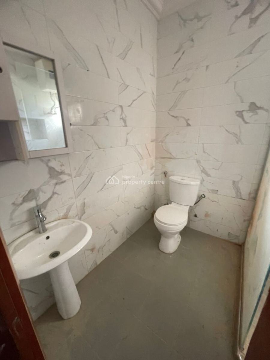 3 Bedroom Terrace + Bq, Lekki Phase 1, Lekki, Lagos, Flat / Apartment for Rent