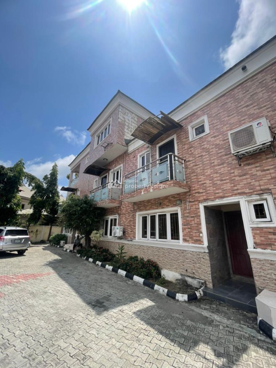 3 Bedroom Terrace + Bq, Lekki Phase 1, Lekki, Lagos, Flat / Apartment for Rent