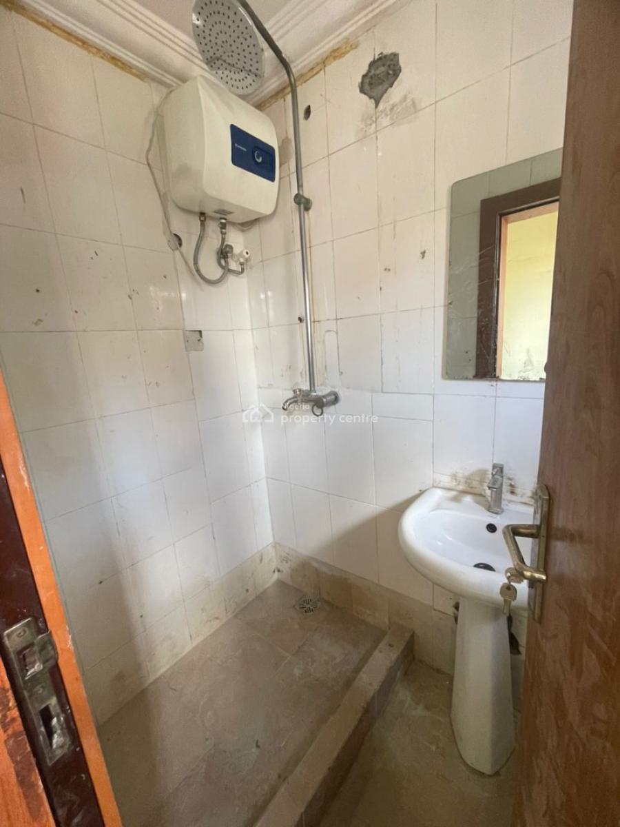 3 Bedroom Terrace + Bq, Lekki Phase 1, Lekki, Lagos, Flat / Apartment for Rent