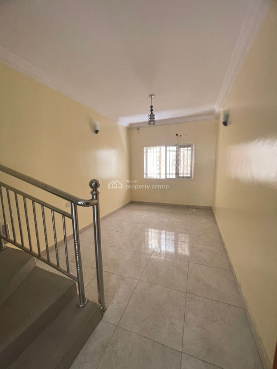 3 Bedroom Terrace + Bq, Lekki Phase 1, Lekki, Lagos, Flat / Apartment for Rent