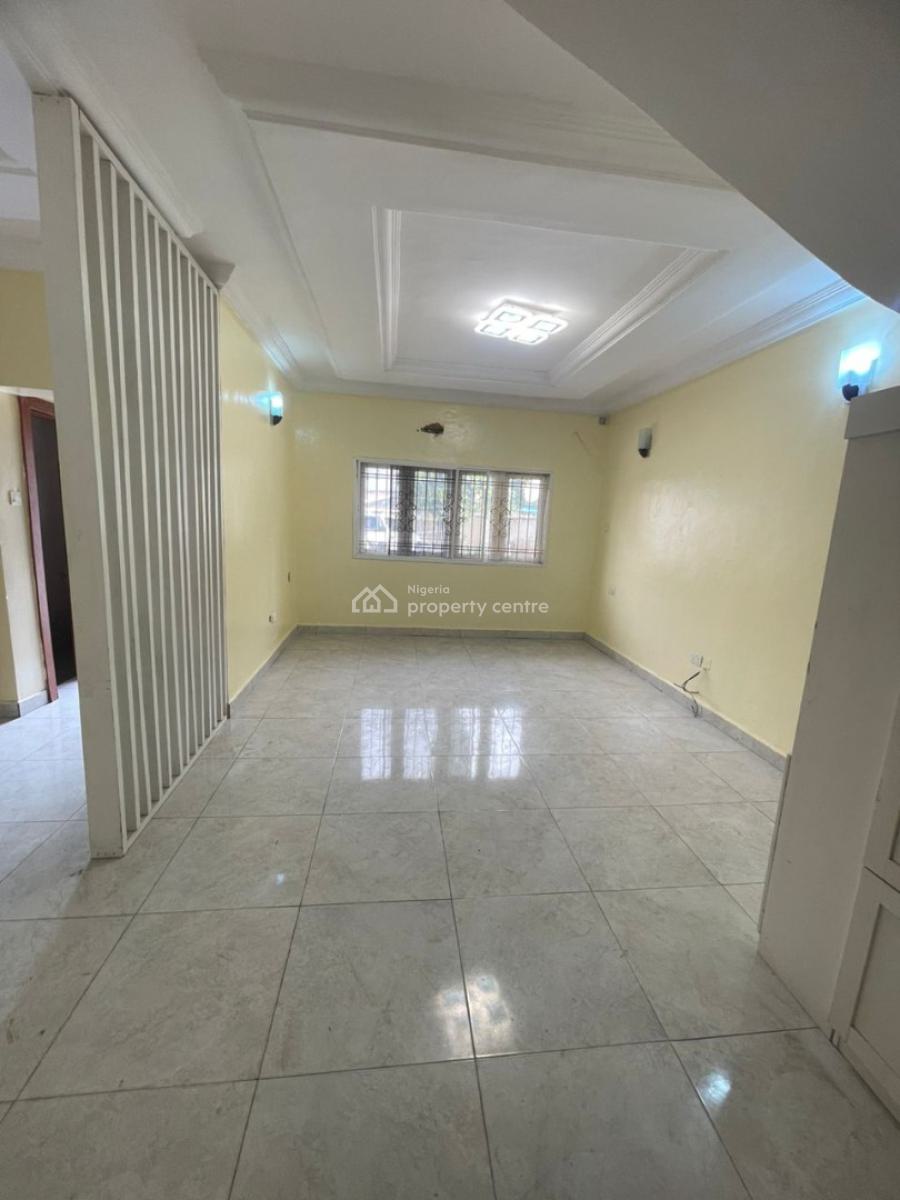 3 Bedroom Terrace + Bq, Lekki Phase 1, Lekki, Lagos, Flat / Apartment for Rent