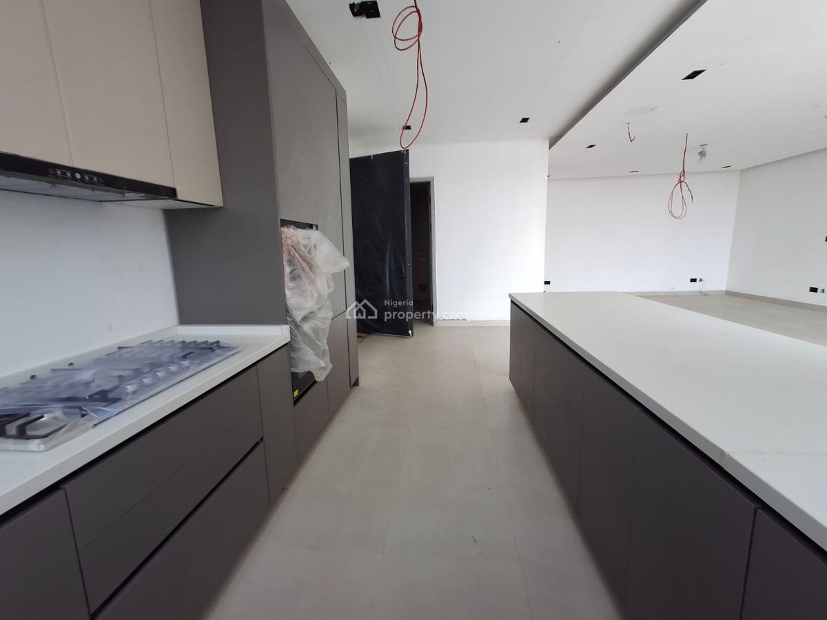 Massive 2 Bedroom Flat, Lekki Phase 1, Lekki, Lagos, Flat / Apartment for Sale