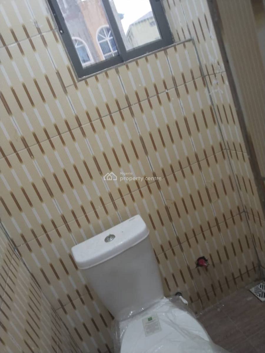 Newly Built Room Self Con, Shomolu, Lagos, Self Contain (single Rooms) for Rent