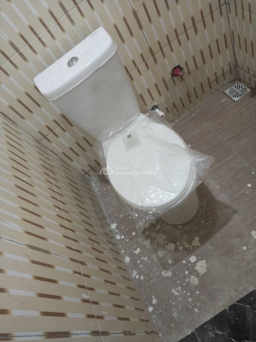 Newly Built Room Self Con, Shomolu, Lagos, Self Contain (single Rooms) for Rent