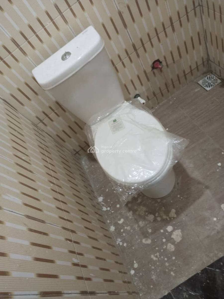 Newly Built Room Self Con, Shomolu, Lagos, Self Contain (single Rooms) for Rent