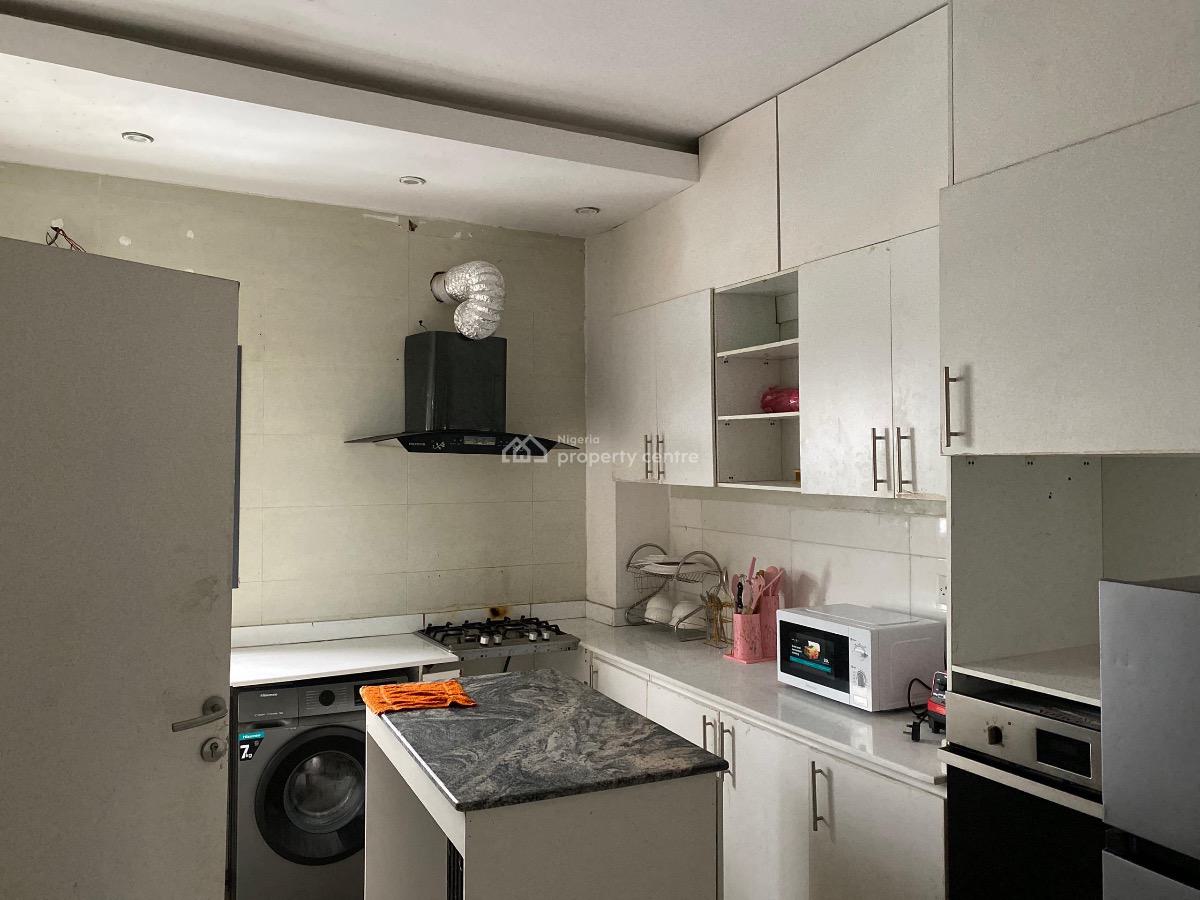 Luxury 2 Bedroom Apartment, Qmb Mart Road, Lekki Right, Lekki Phase 1, Lekki, Lagos, Flat / Apartment for Sale