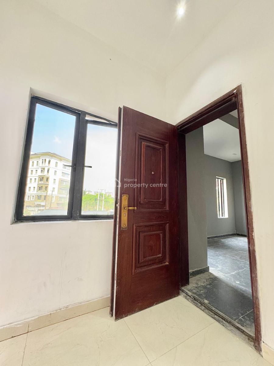 Spacious 3 Bedroom Apartment with a Room Bq, Victoria Island (vi), Lagos, Flat / Apartment for Rent