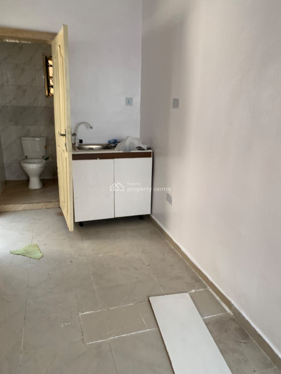 Single Room Self Con, Carlton Gate Chevron Drive, Lekki, Lagos, Self Contain (single Rooms) for Rent