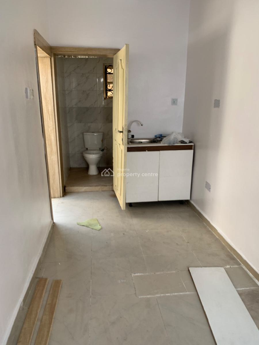 Single Room Self Con, Carlton Gate Chevron Drive, Lekki, Lagos, Self Contain (single Rooms) for Rent