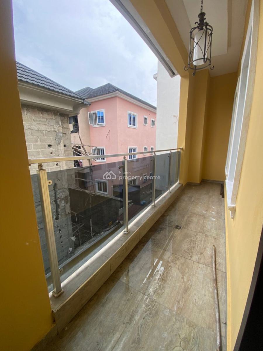 Spacious Master Bedroom, Osapa, Lekki, Lagos, Flat / Apartment for Rent